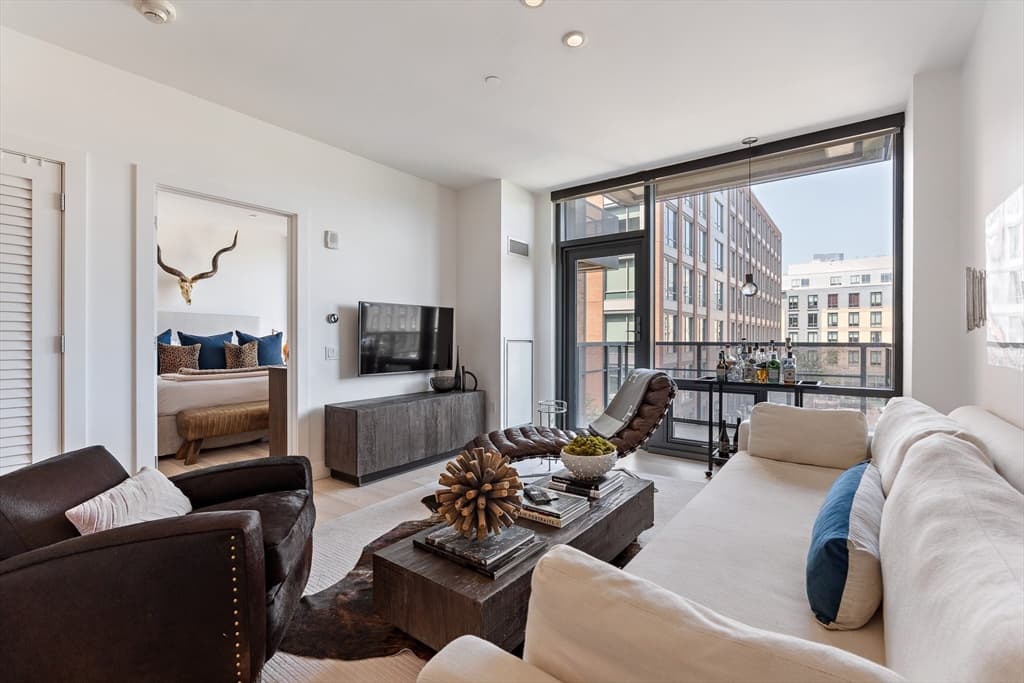 32 Traveler St # 413, Boston MA 02118