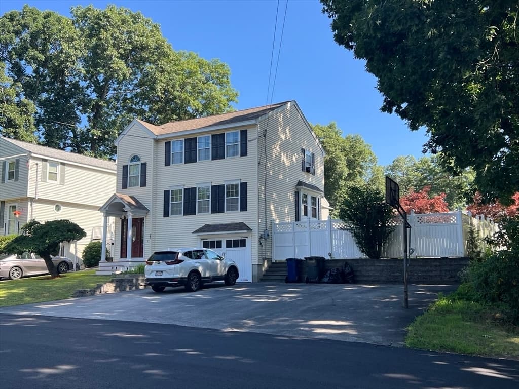 23 Valley Rd, Dracut MA 01826