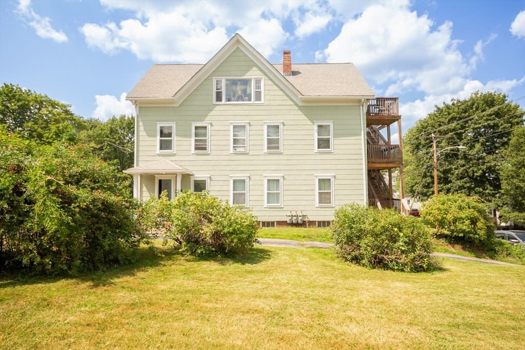 18 Steele St, Worcester MA 01607