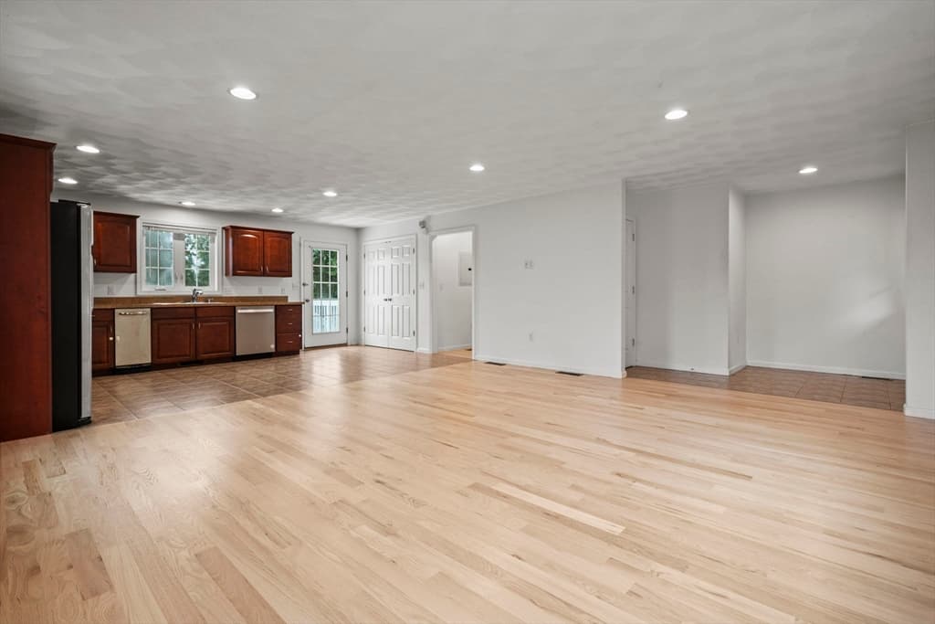 6 Fairlawn, Burlington MA 01803 photo 3