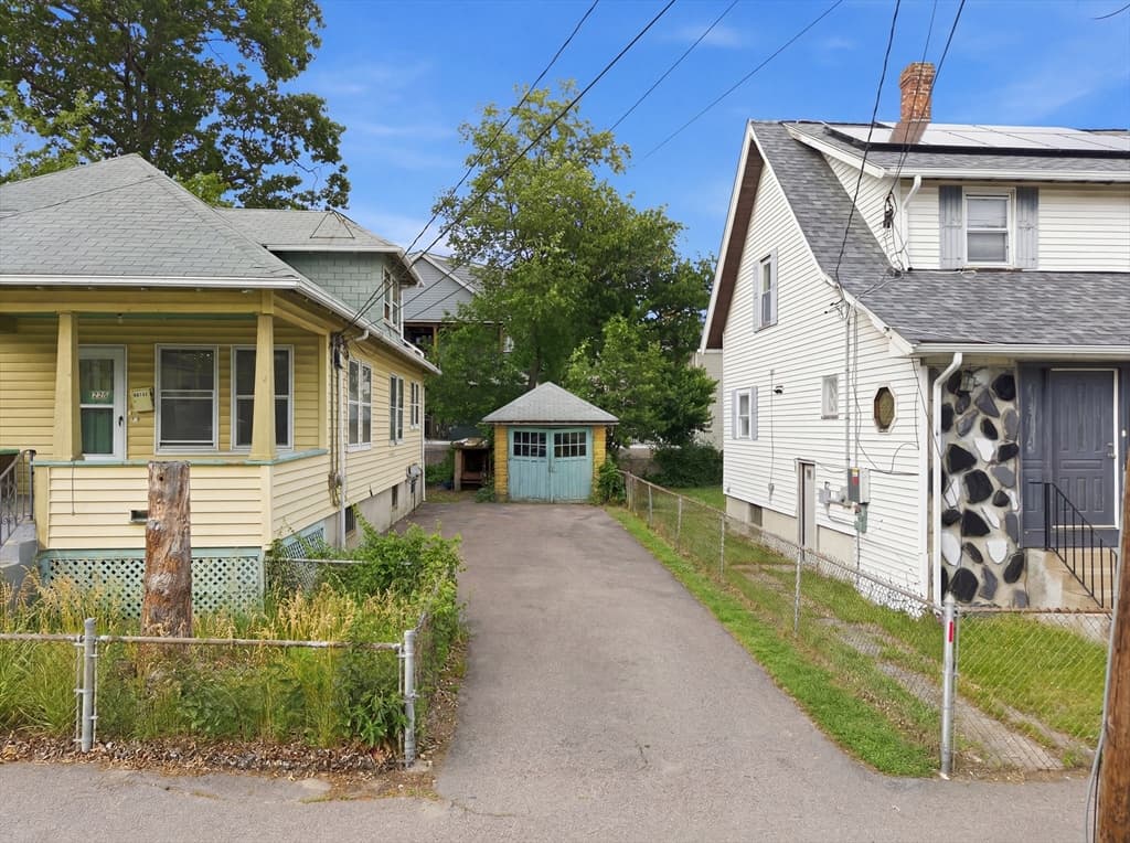 100 Taunton, Boston MA 02136 photo 27
