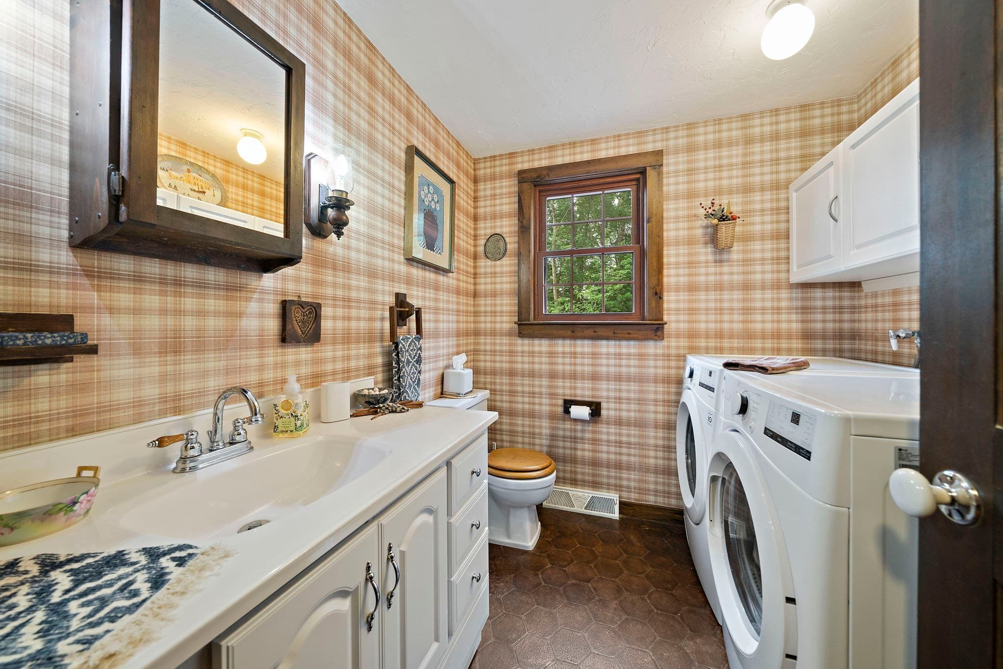 Single Family Residence at 81 Furnace St, Marshfield MA 02050, Marshfield, photo 17 of 36