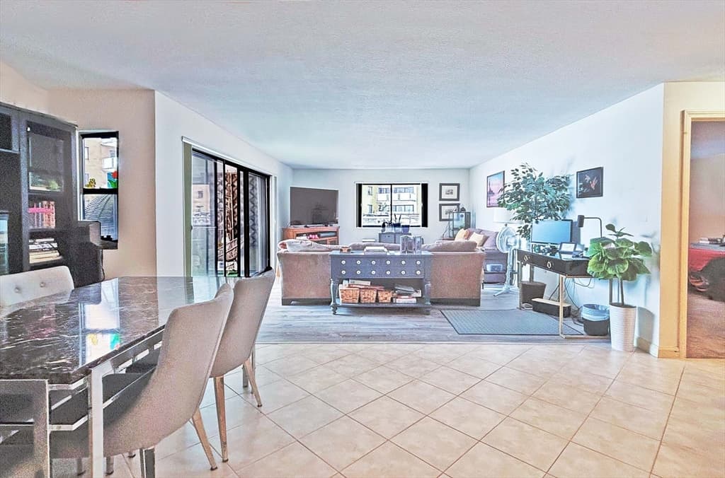 295 Lynn Shore Dr # 104, Lynn MA 01902 photo 3