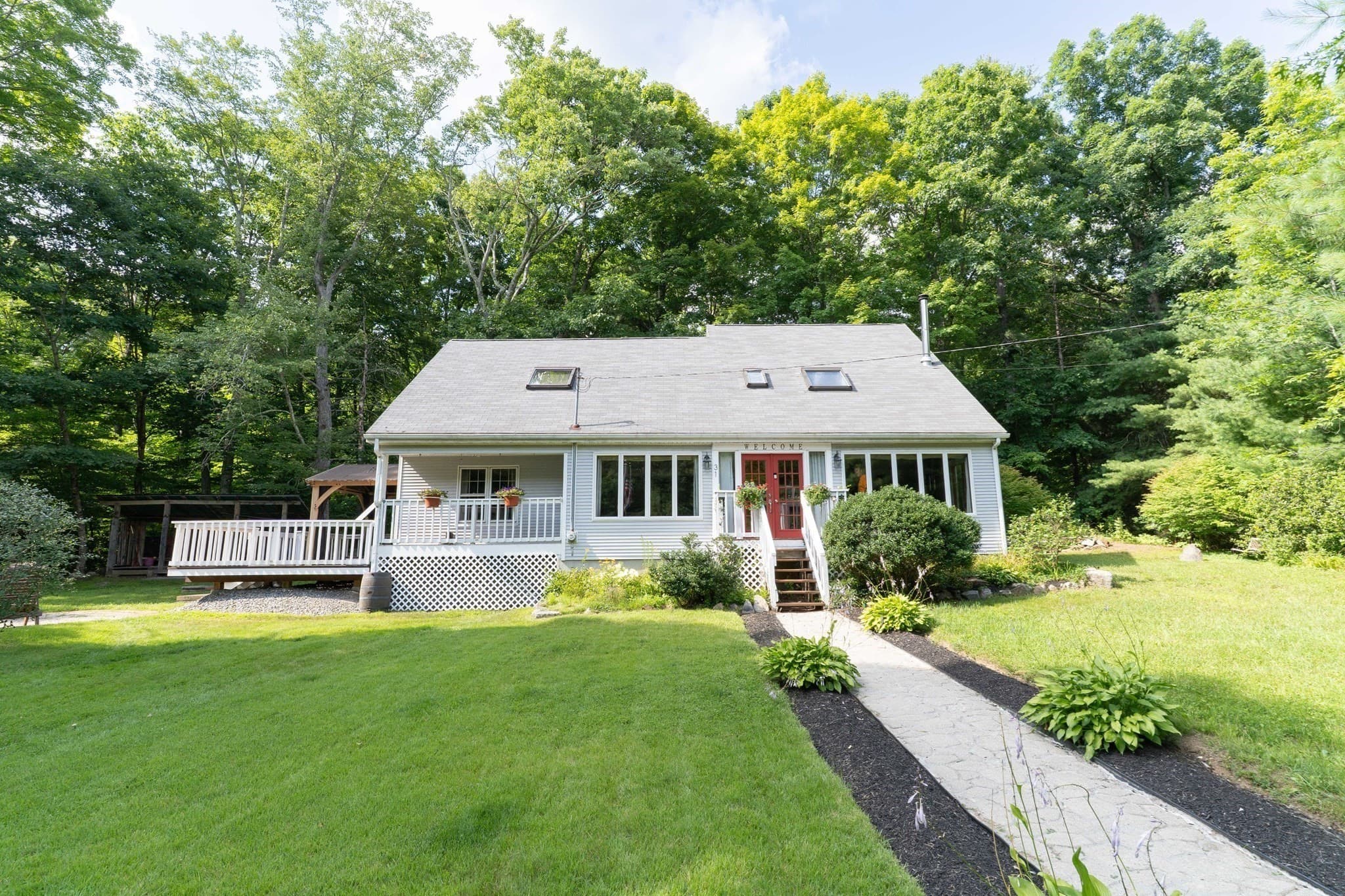 31 Little Alum Rd, Brimfield MA 01010
