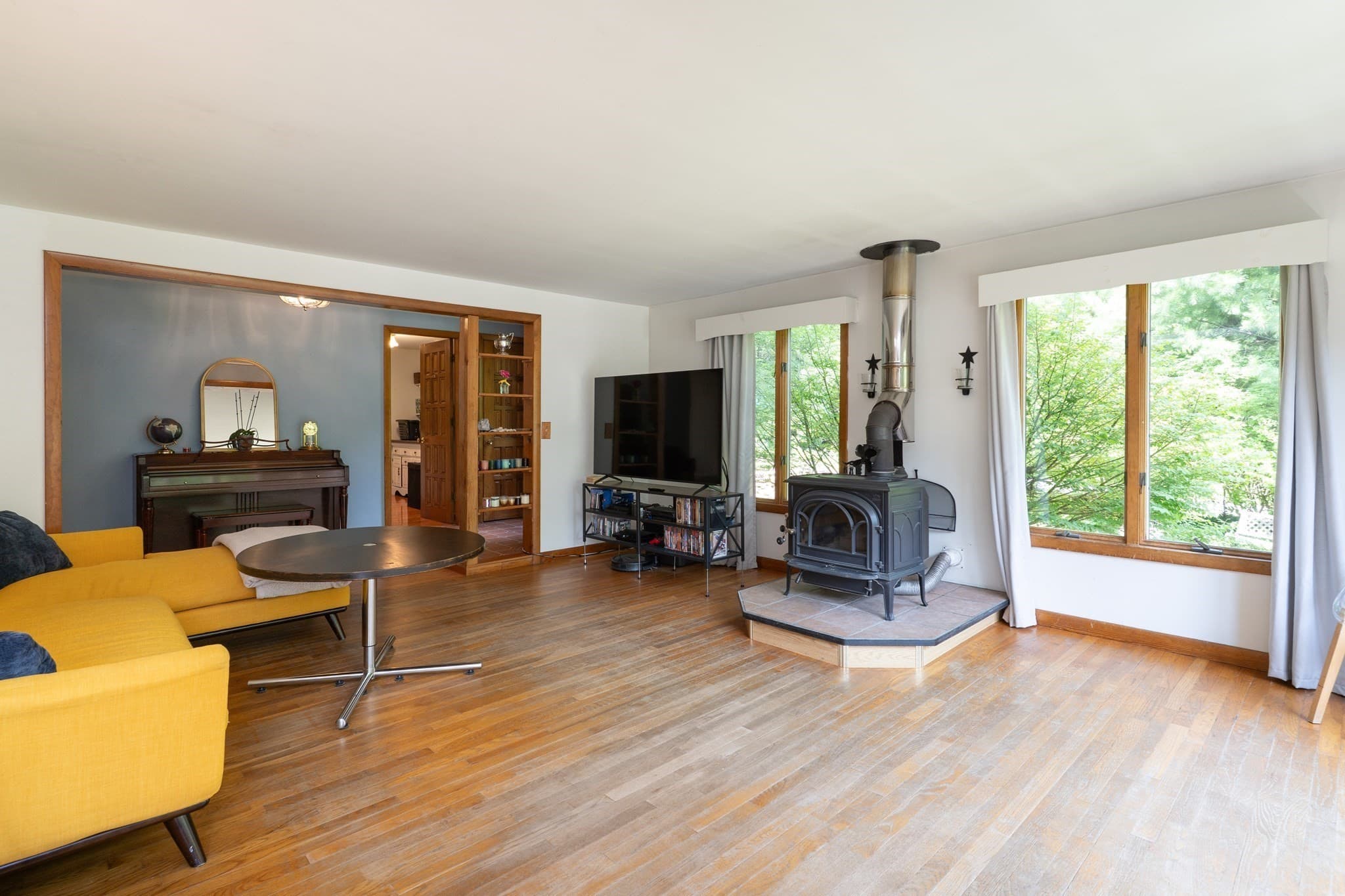 Single Family Residence at 31 Little Alum Rd, Brimfield MA 01010, Brimfield, photo 11 of 42
