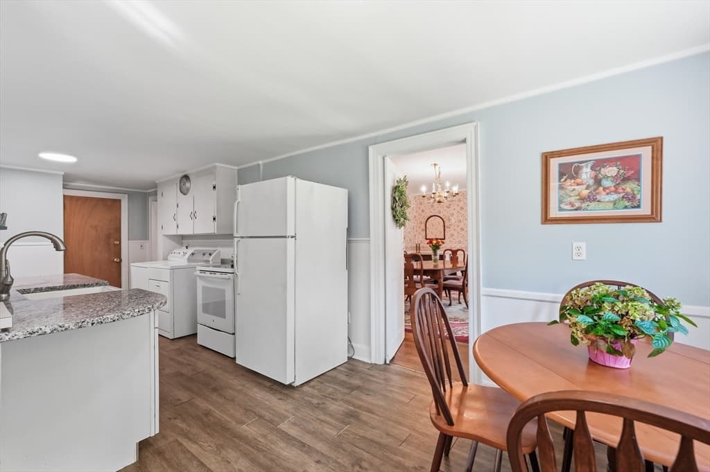 211 Main St, Wilbraham MA 01095 photo 15
