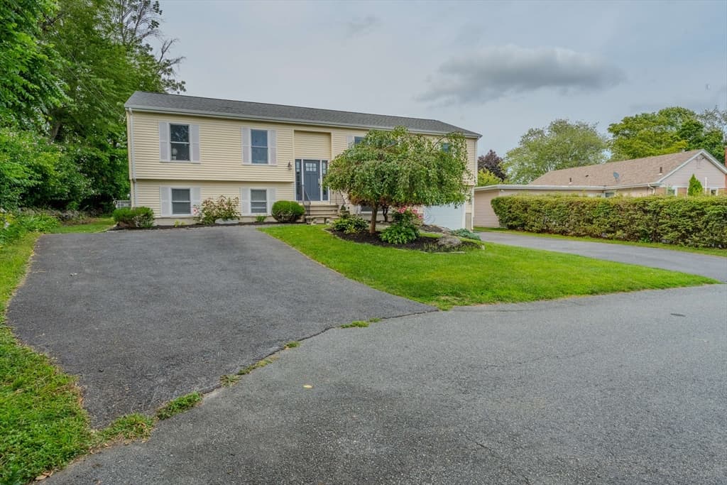 360 Perron Ave, Somerset MA 02726 photo 32