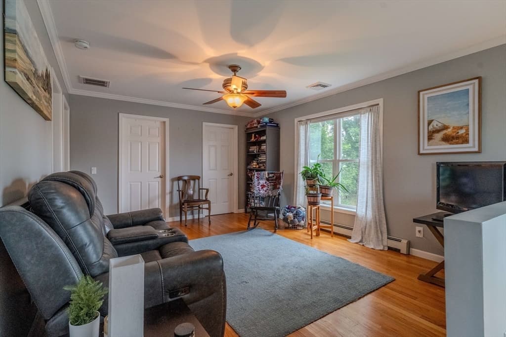 360 Perron Ave, Somerset MA 02726 photo 11