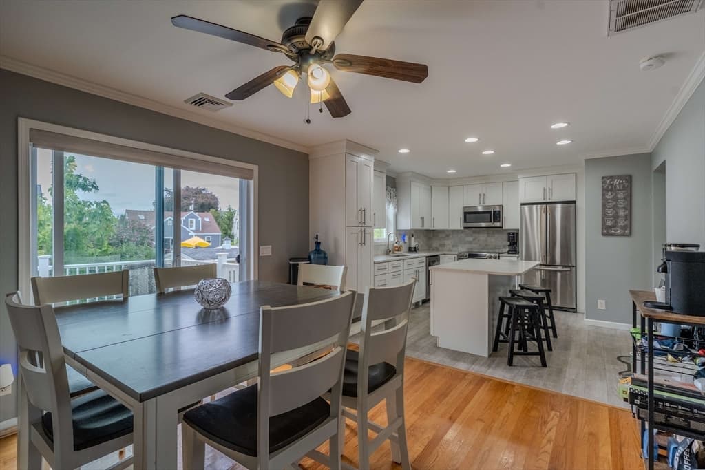 360 Perron Ave, Somerset MA 02726 photo 8