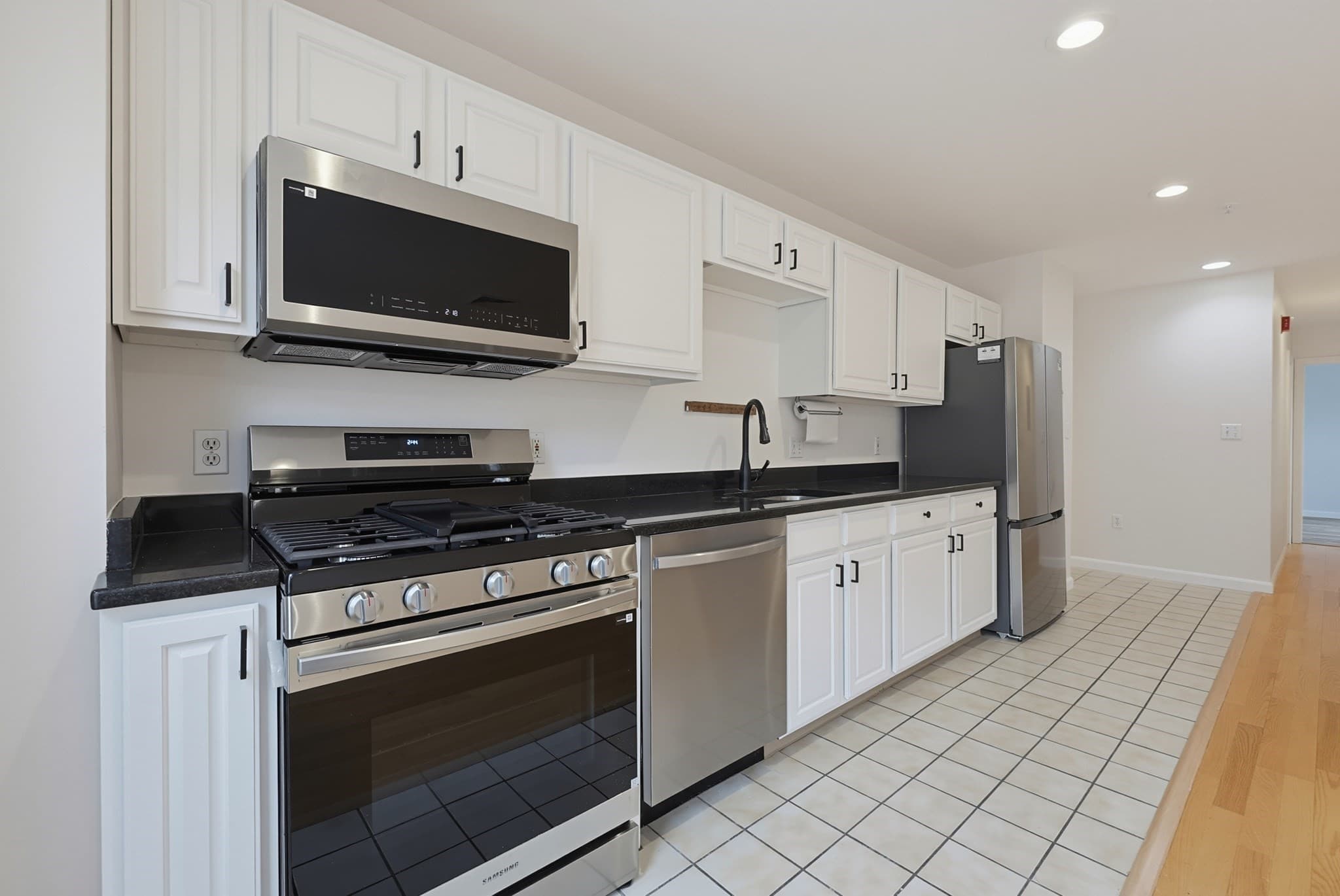 Condominium at 1 Davenport Street # 8, Cambridge MA 02140, Cambridge, photo 3 of 18