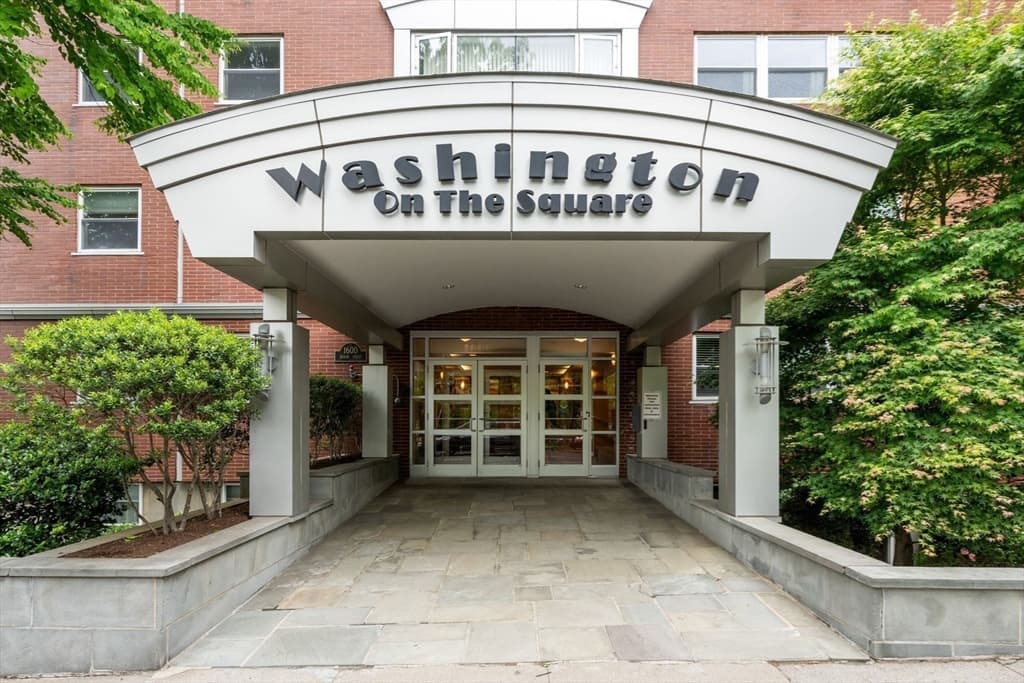 1600 Beacon St # 904, Brookline MA 02446