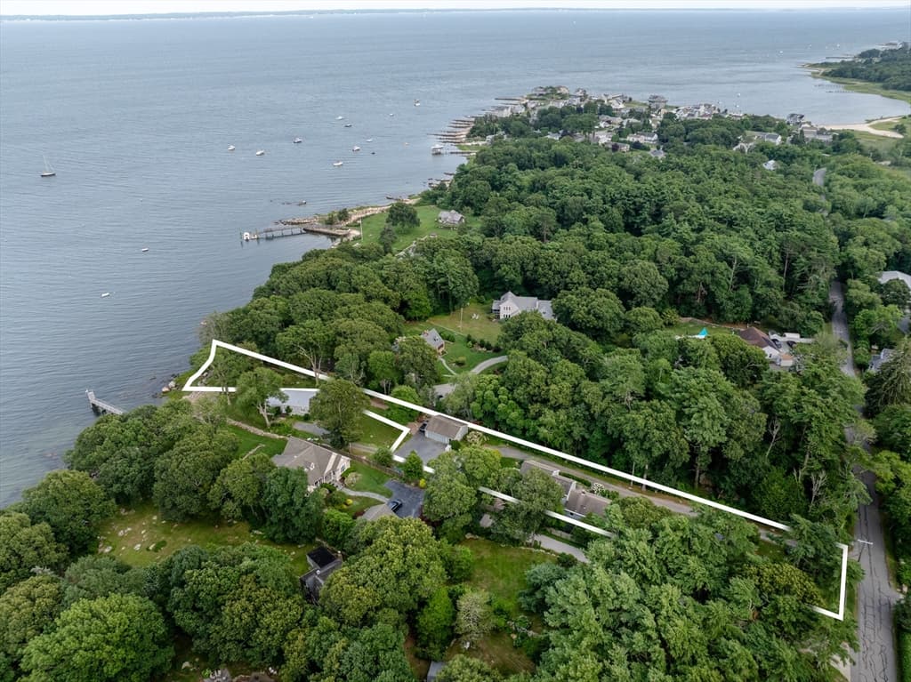 94 Aucoot Rd, Mattapoisett MA 02739