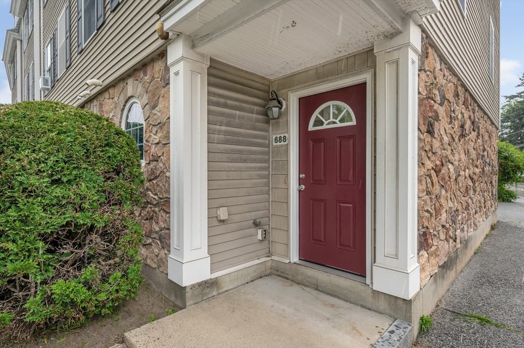 688 Gorham Street # 688, Lowell MA 01852 photo 39