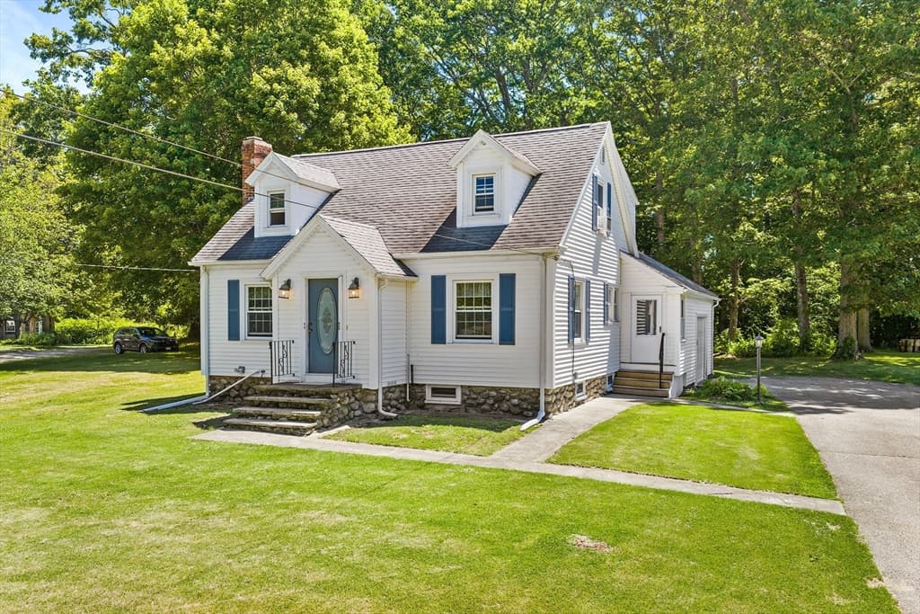 779 Oxford St S, Auburn MA 01501