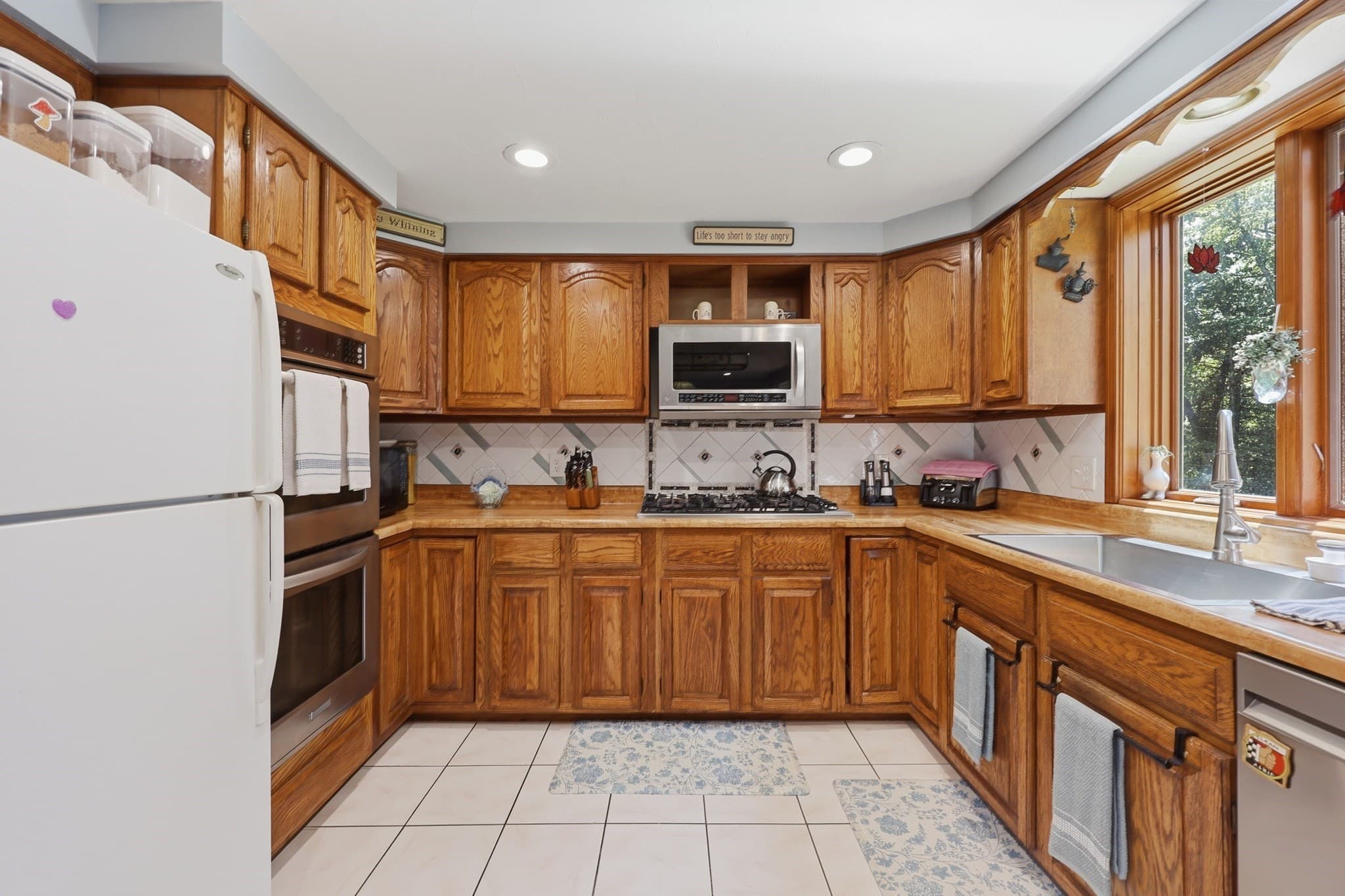 Single Family Residence at 10 Evergreen Drive, Hampstead NH 03841, Hampstead, photo 9 of 37