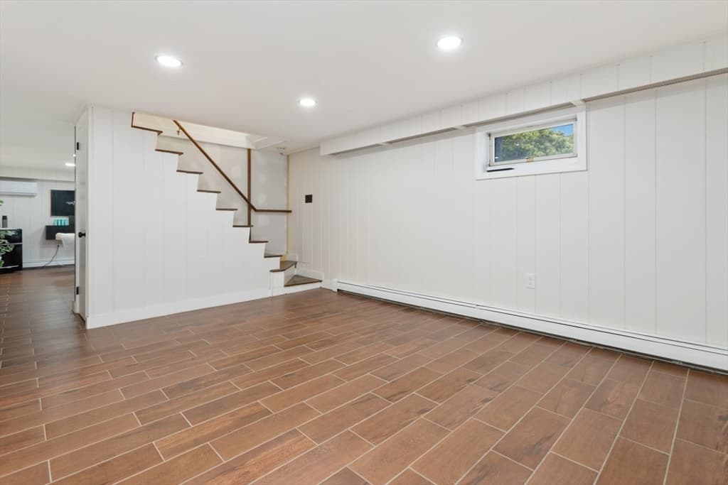 29 Clinton Ave, Saugus MA 01906 photo 32