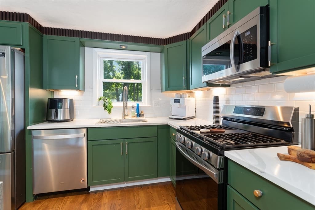 29 Clinton Ave, Saugus MA 01906 photo 10