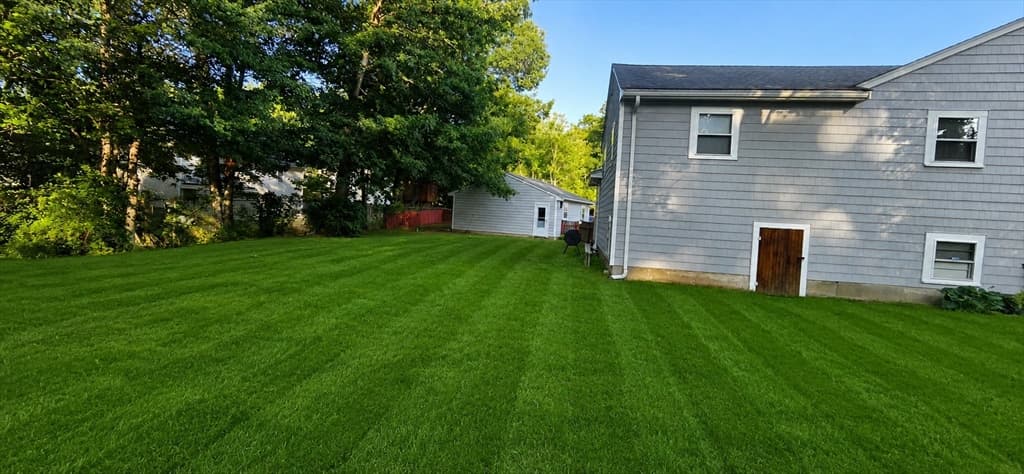40 Border Rd, Holbrook MA 02343 photo 2