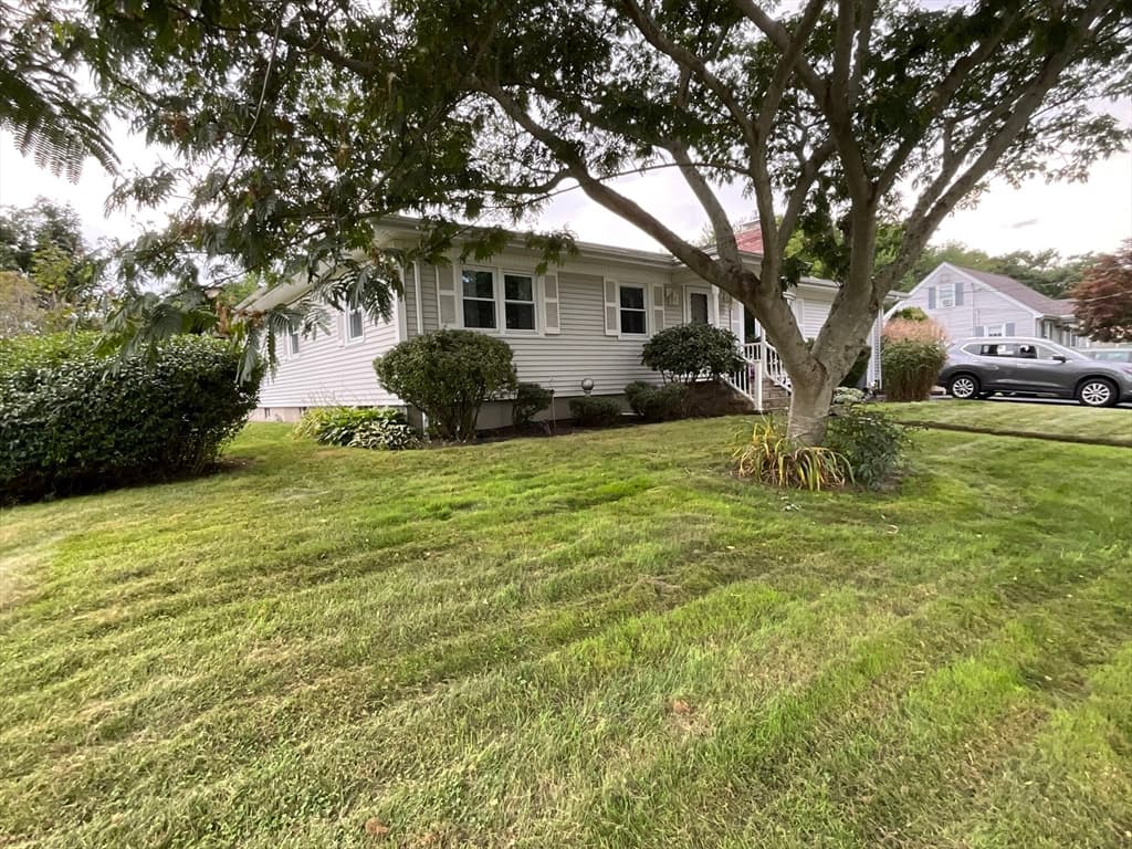 55 Evans St, Somerset MA 02726 photo 4