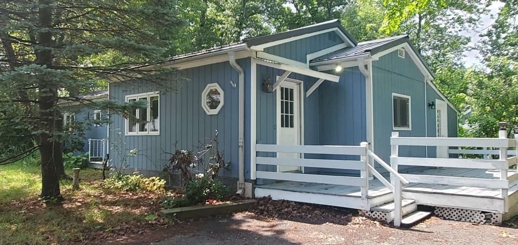 75 Woodruff Rd, Clinton MA 01510