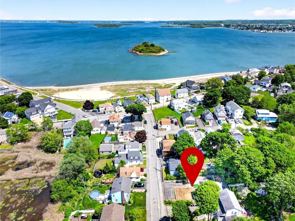 139 Spring St, Quincy MA 02169 photo 3
