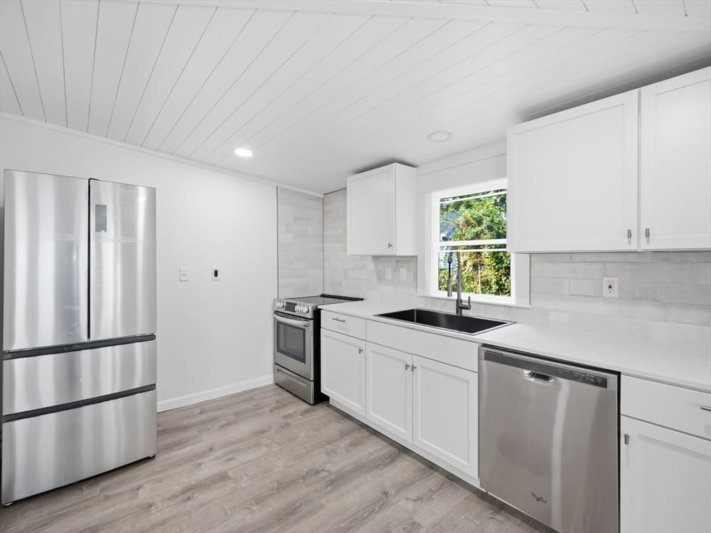 139 Spring St, Quincy MA 02169