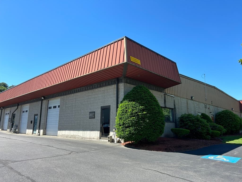 9 Bonazzoli Ave, Hudson MA 01749