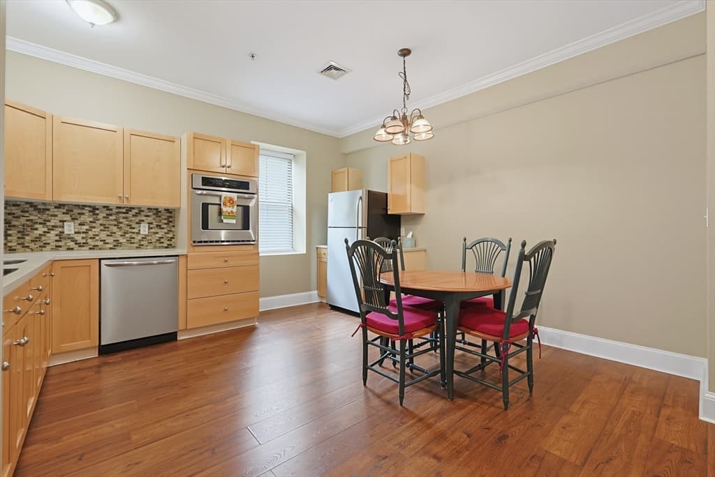 Condominium at 426 Mount Hope St # 308, North Attleboro MA 02760, North Attleboro, photo 6 of 28