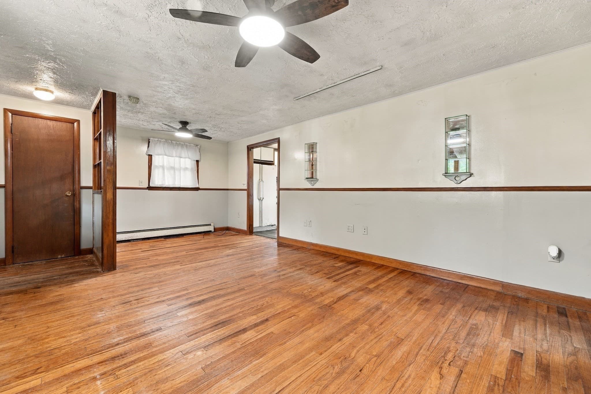 Single Family Residence at 122 Paula Cir, East Brookfield MA 01515, East Brookfield, photo 12 of 38