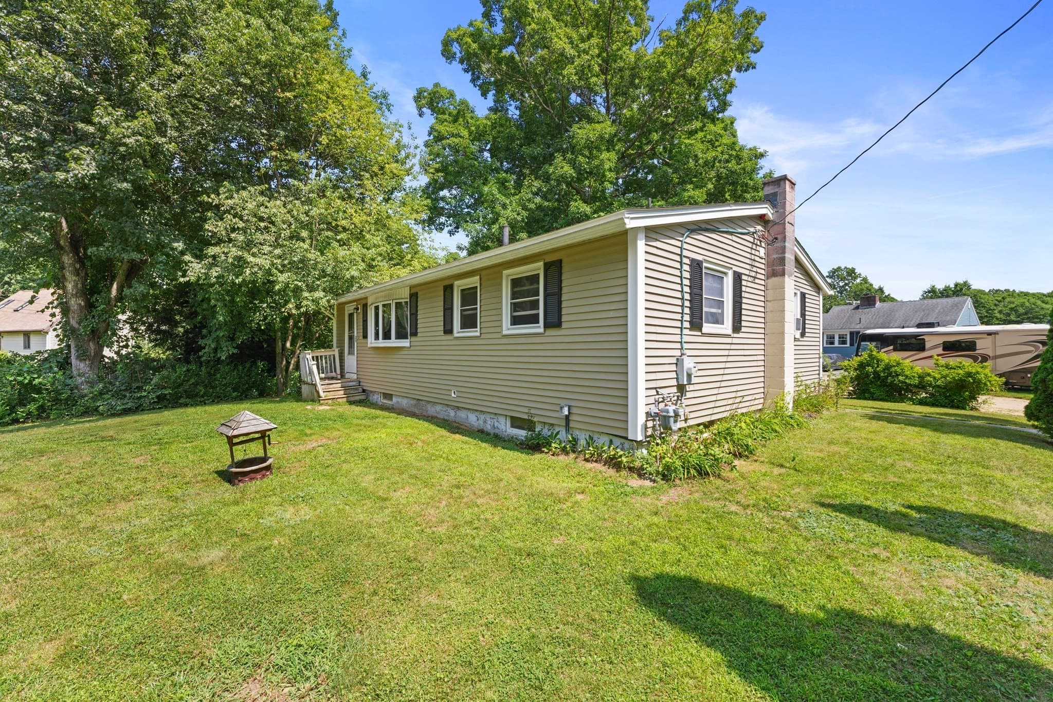 Single Family Residence at 122 Paula Cir, East Brookfield MA 01515, East Brookfield, photo 5 of 38