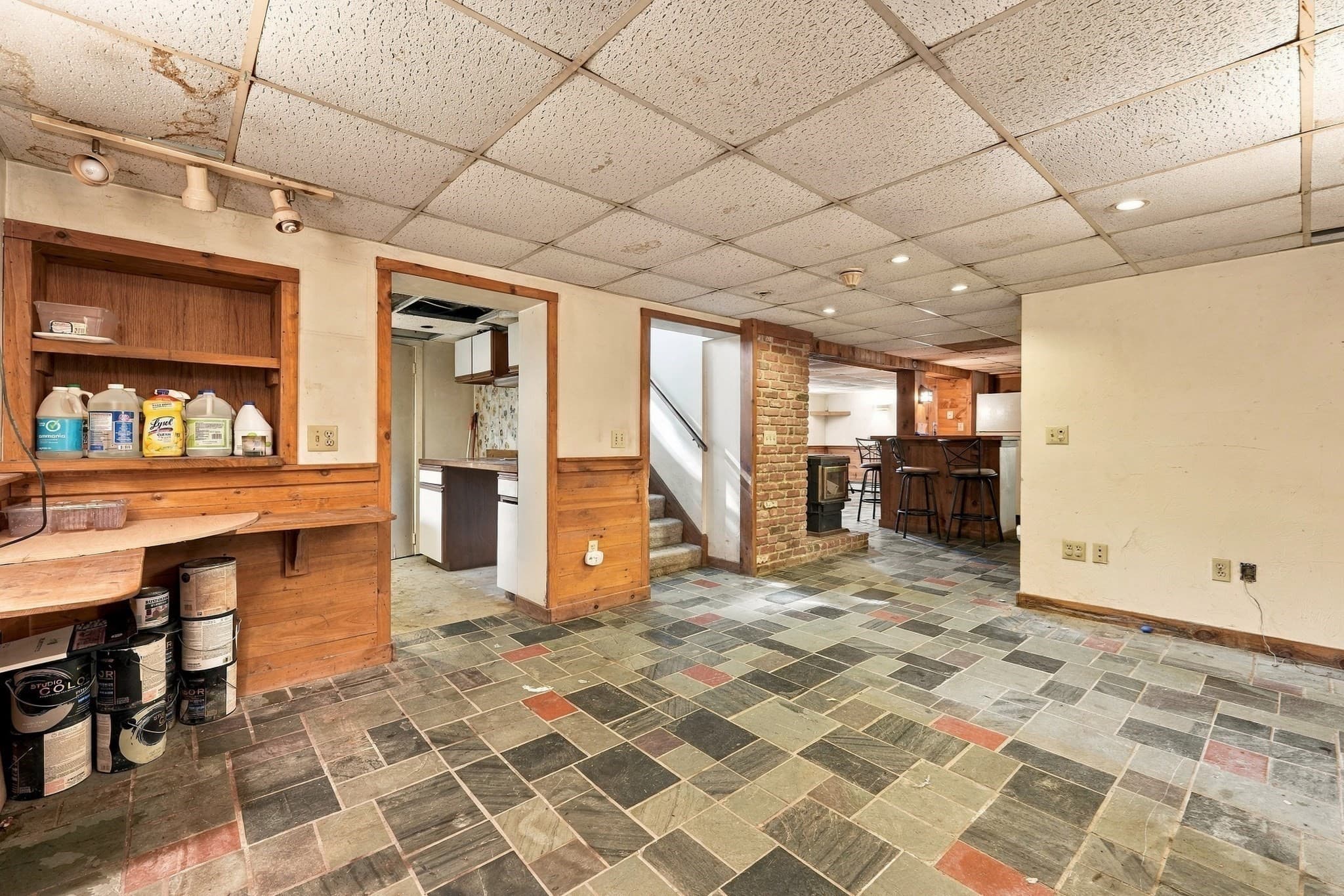 Single Family Residence at 122 Paula Cir, East Brookfield MA 01515, East Brookfield, photo 30 of 38