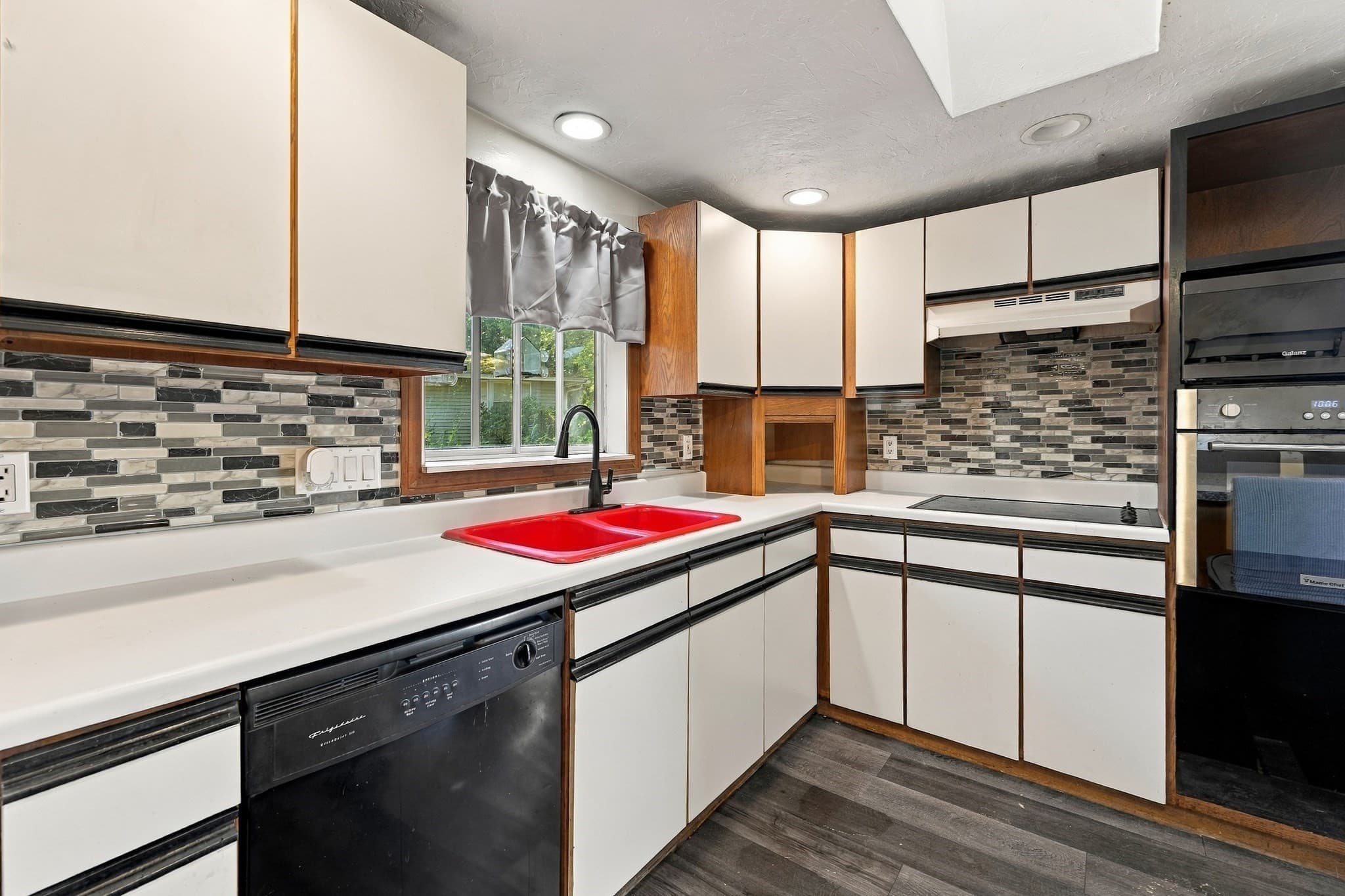 Single Family Residence at 122 Paula Cir, East Brookfield MA 01515, East Brookfield, photo 14 of 38