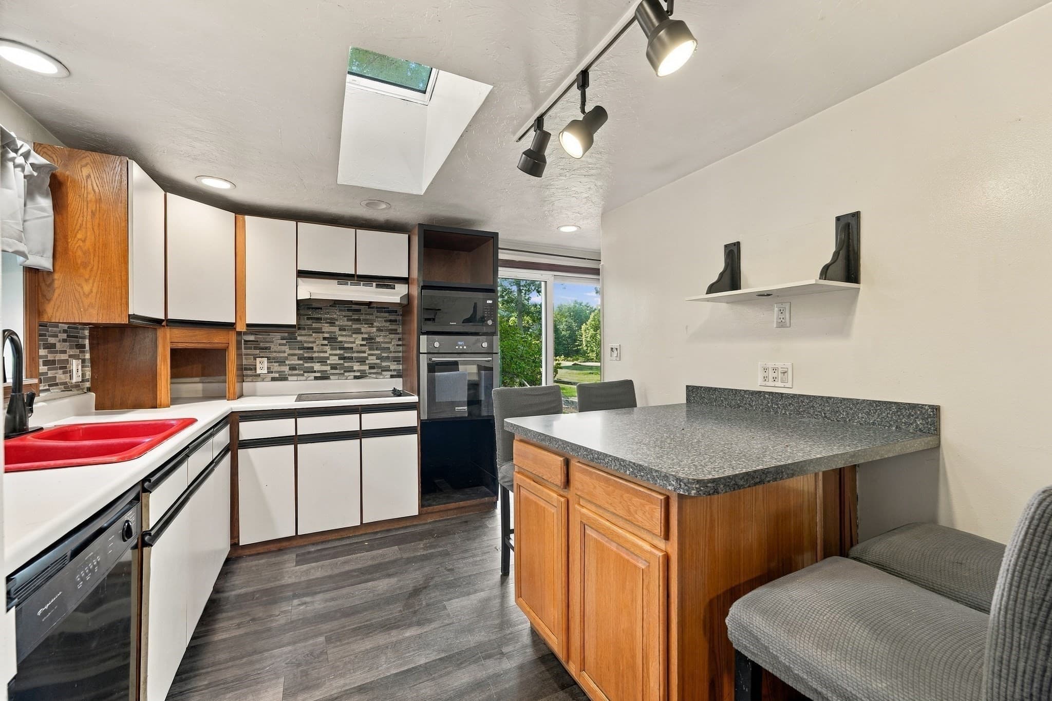 Single Family Residence at 122 Paula Cir, East Brookfield MA 01515, East Brookfield, photo 15 of 38