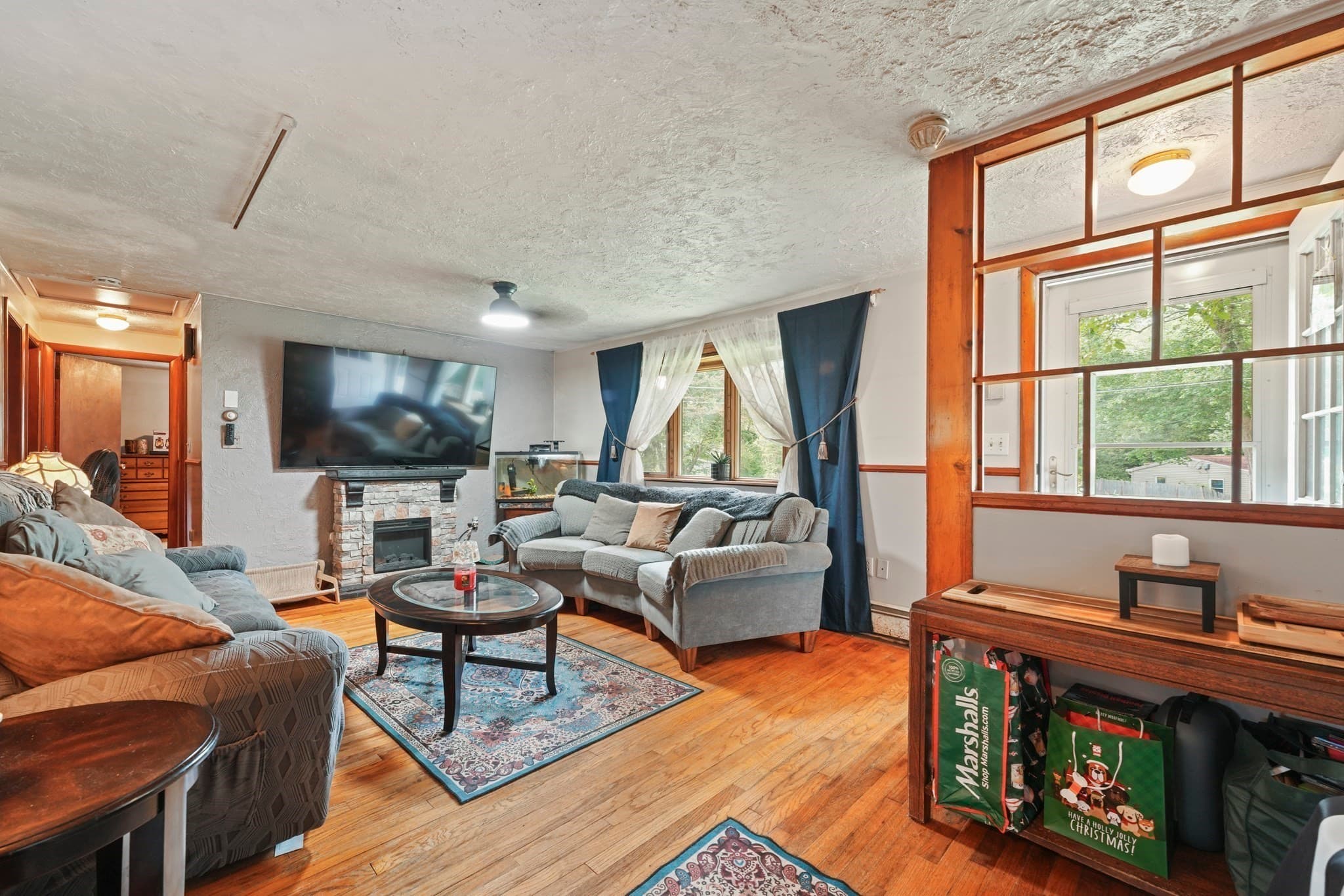 Single Family Residence at 122 Paula Cir, East Brookfield MA 01515, East Brookfield, photo 11 of 38