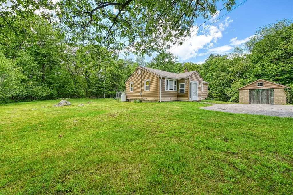 502 South St, Holbrook MA 02343