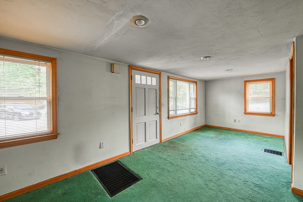 502 South St, Holbrook MA 02343 photo 14