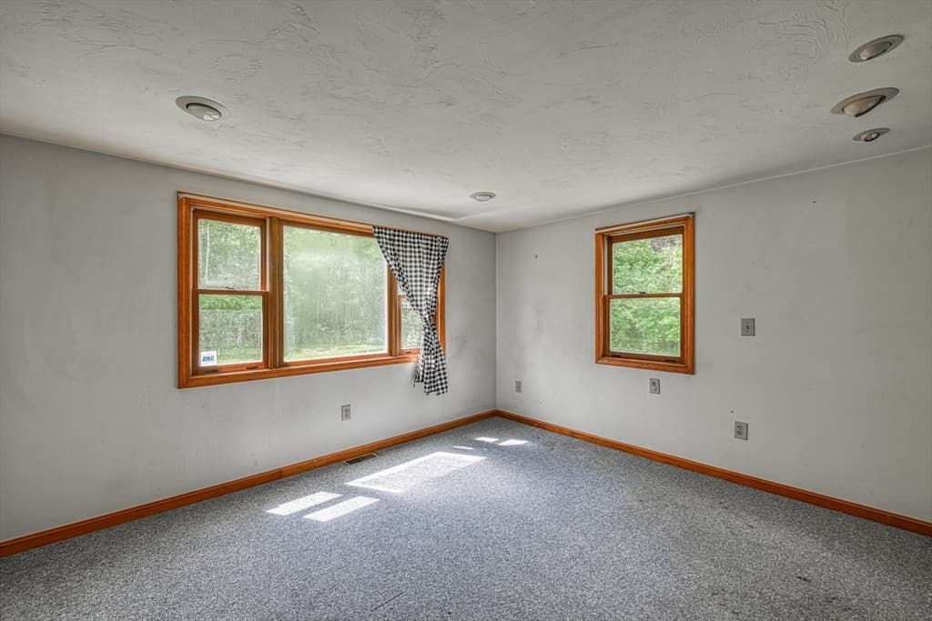 502 South St, Holbrook MA 02343 photo 11
