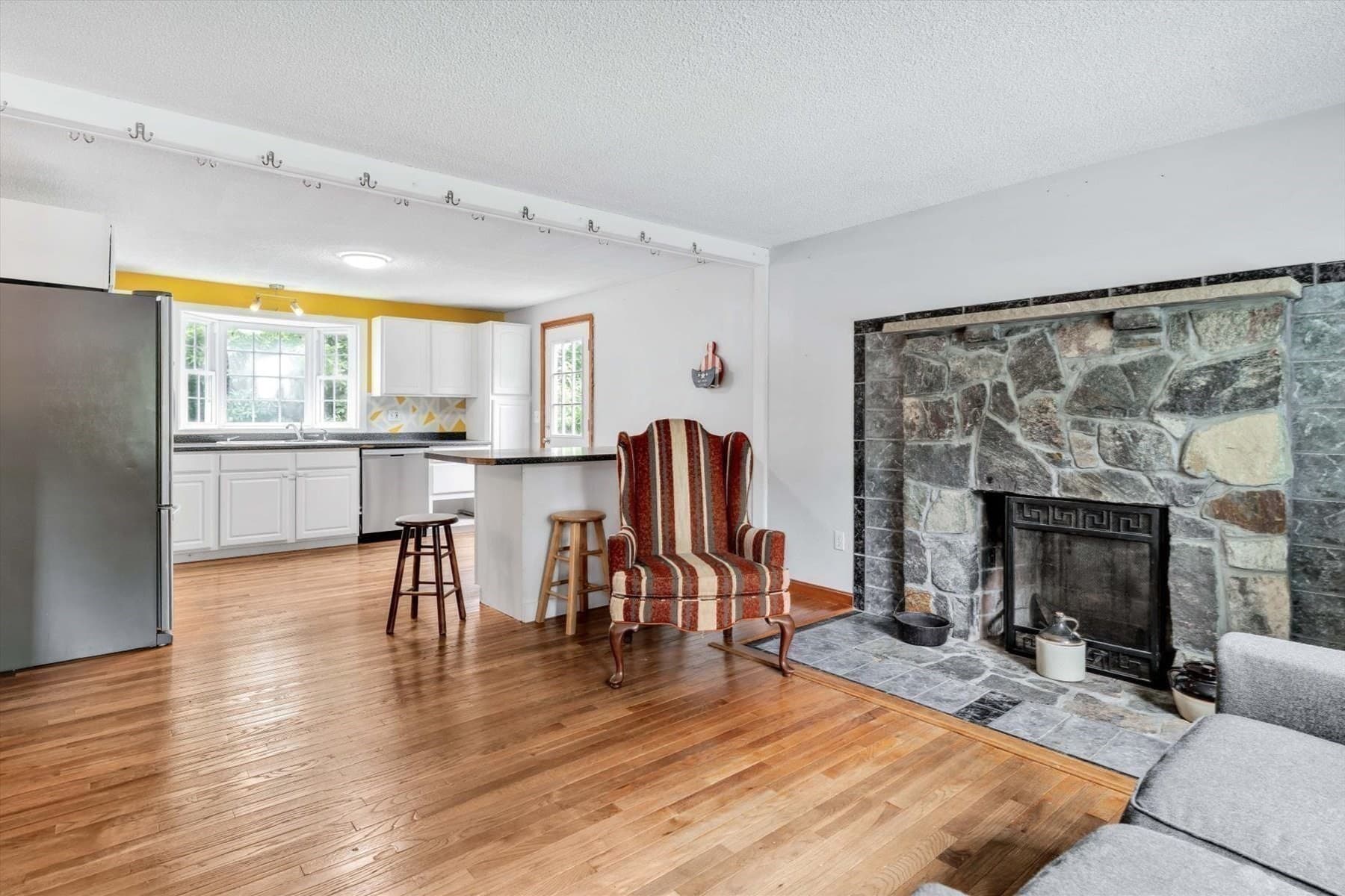 Single Family Residence at 69R Anthony St, Berkley MA 02779, Berkley, photo 12 of 42
