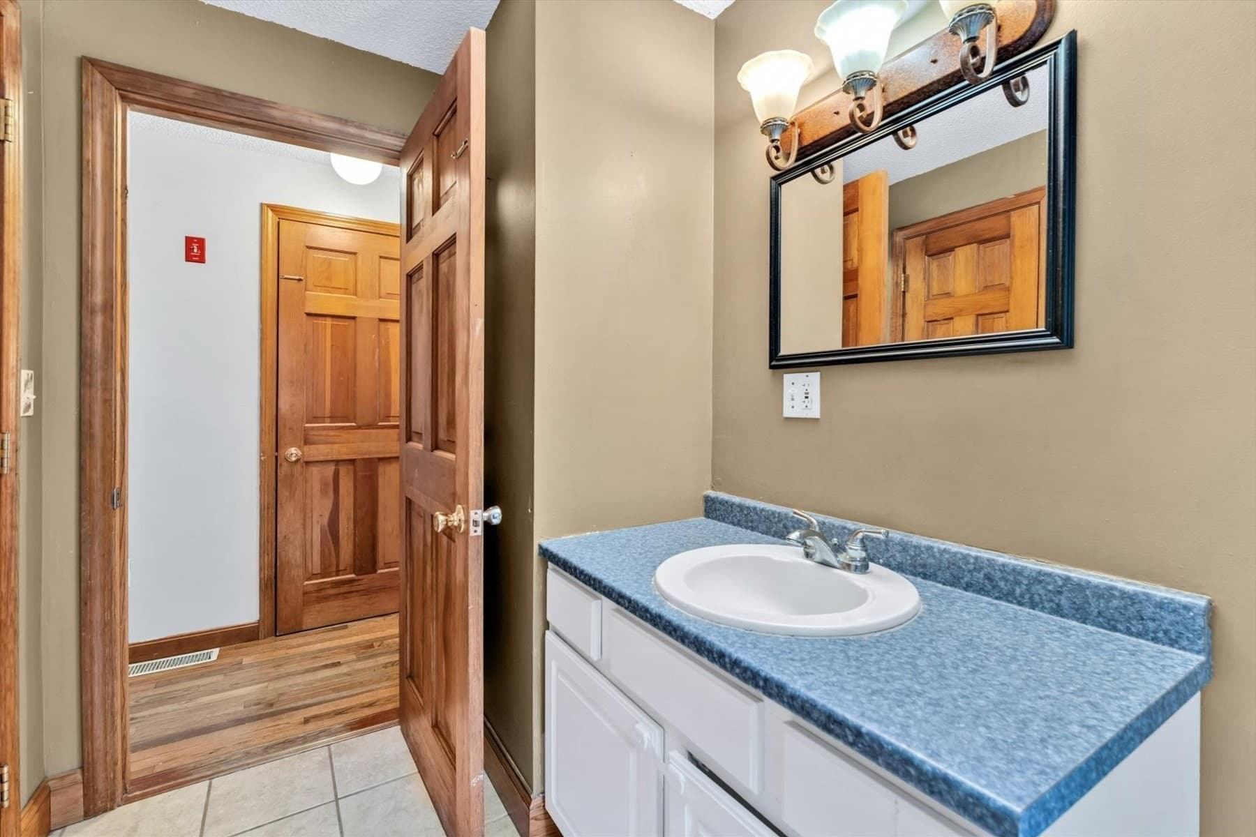 Single Family Residence at 69R Anthony St, Berkley MA 02779, Berkley, photo 22 of 42