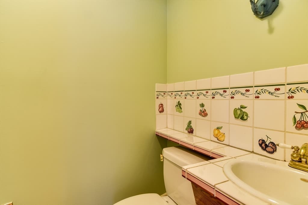 9 Buttercup Ln, Dover MA 02030 photo 18