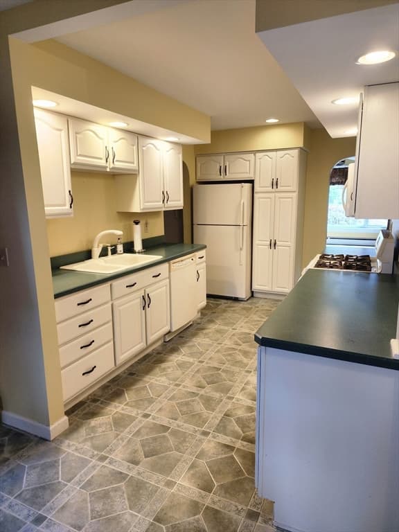 39 Everett Ave, Webster MA 01570 photo 15
