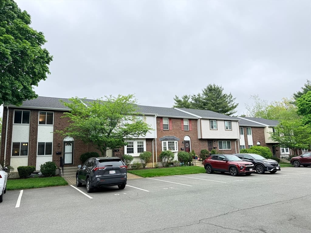 399 Pond St # D1, Braintree MA 02184