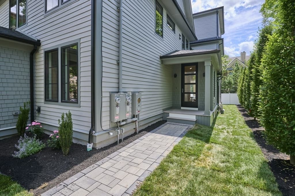 123 Fuller # B, Brookline MA 02446 photo 2