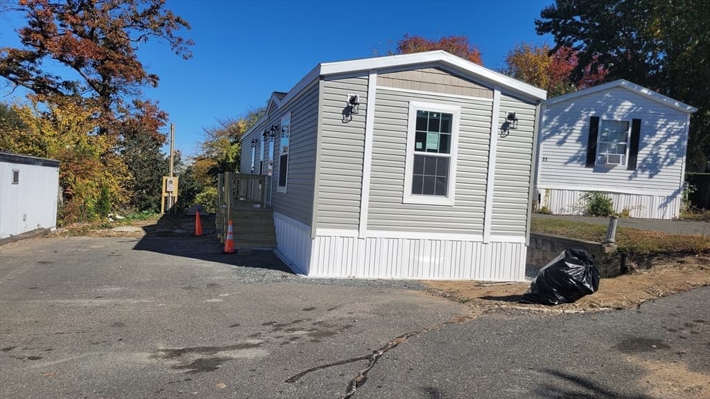 161 Newbury # 32, Peabody MA 01960