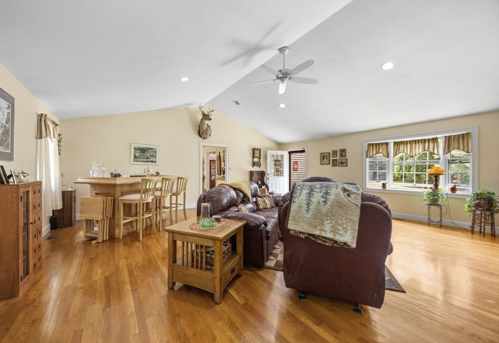 37 Malbone St, Lakeville MA 02347 photo 9