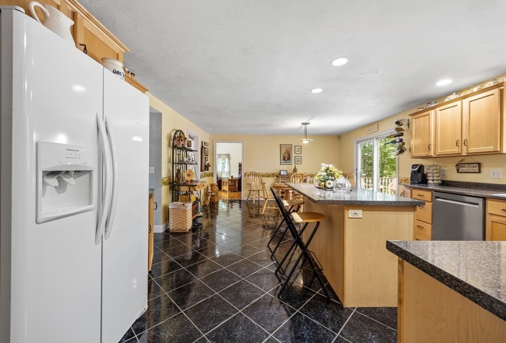 37 Malbone St, Lakeville MA 02347 photo 18