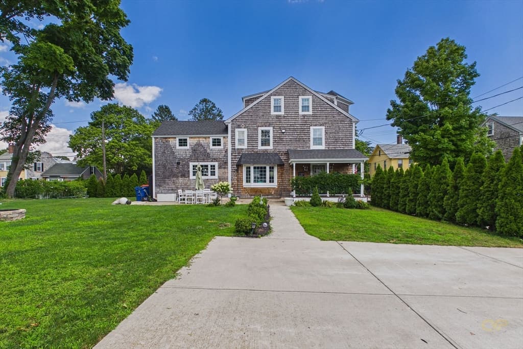 24 Oxford Street, Fairhaven MA 02719 photo 6