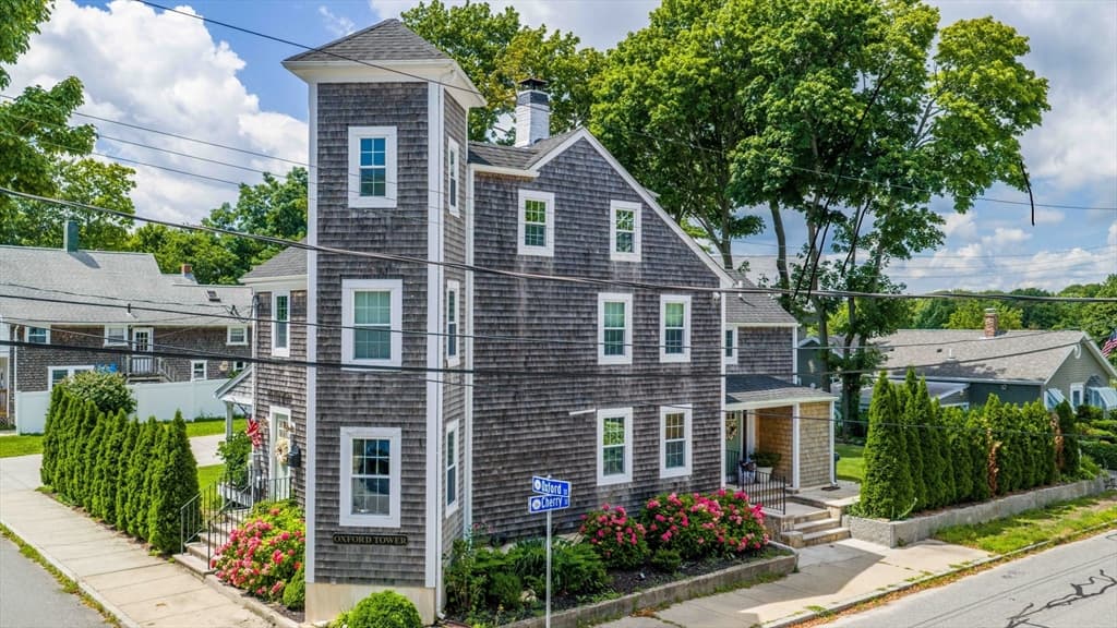 24 Oxford Street, Fairhaven MA 02719