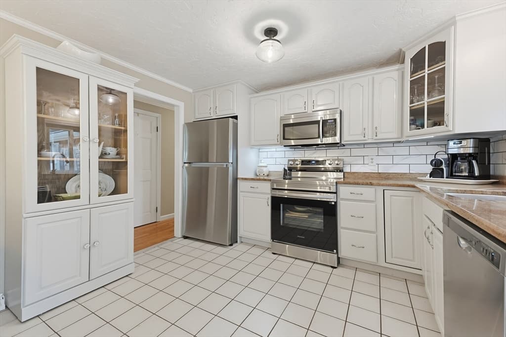 41 Myrtle St, Rockland MA 02370 photo 9