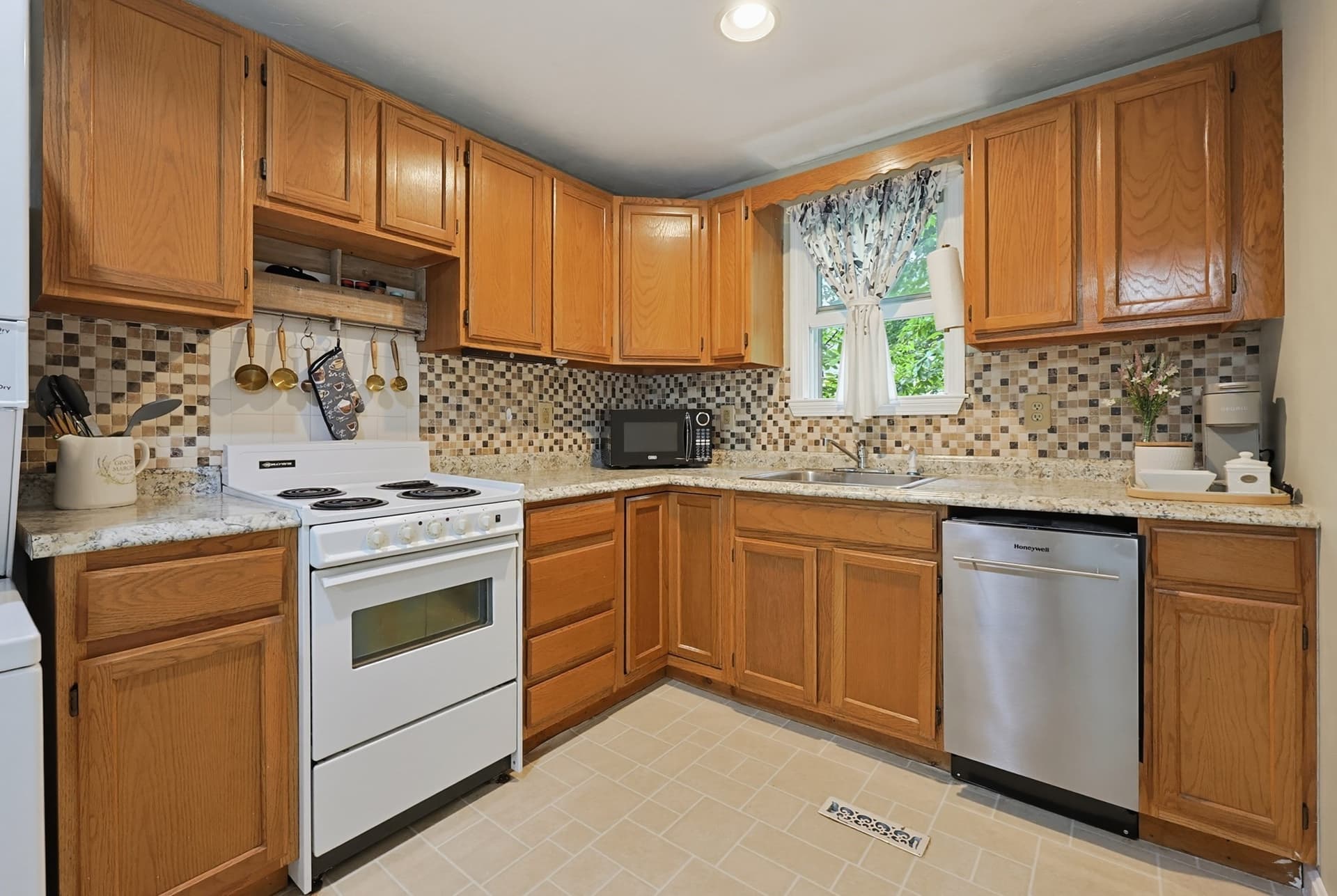 Single Family Residence at 41 Myrtle St, Rockland MA 02370, photo 30 of 42